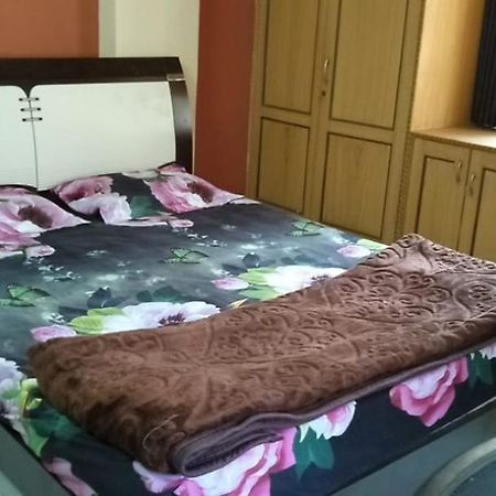 Srinivas Nilayam Apartment ไฮเดอราบัด ภายนอก รูปภาพ