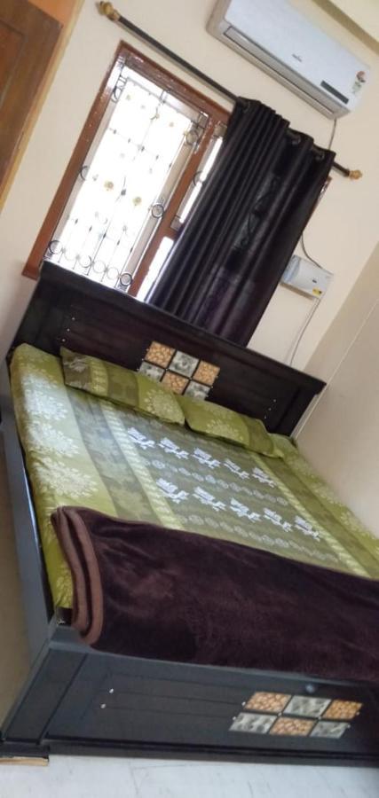 Srinivas Nilayam Apartment ไฮเดอราบัด ภายนอก รูปภาพ