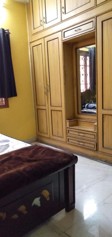 Srinivas Nilayam Apartment ไฮเดอราบัด ภายนอก รูปภาพ